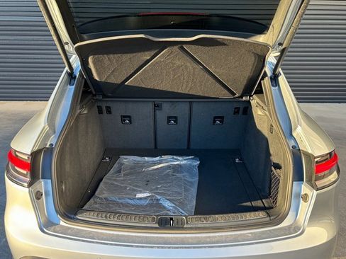 Certified 2025 Porsche Macan image 26