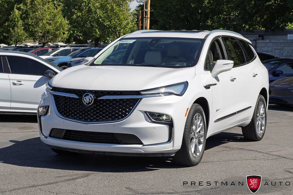 Used 2023 Buick Enclave Avenir w/ Avenir Technology Package AWD/4WD image 17