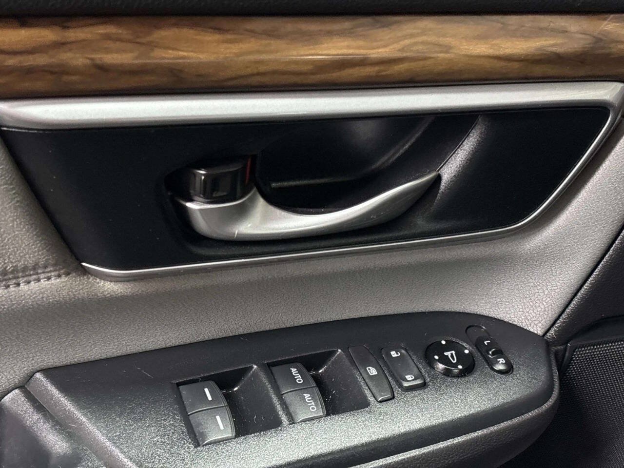 Used 2017 Honda CR-V EX image 32