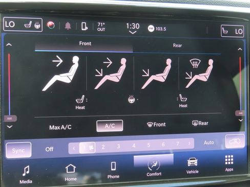 Used 2023 Chrysler Pacifica Touring-L FWD image 33