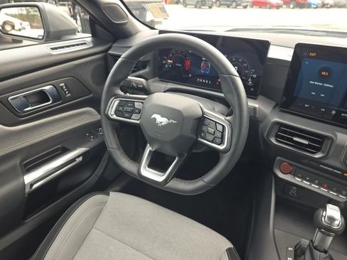 Used 2025 Ford Mustang Coupe image 20