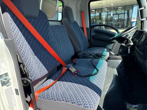 Used 2024 Isuzu NPR image 18