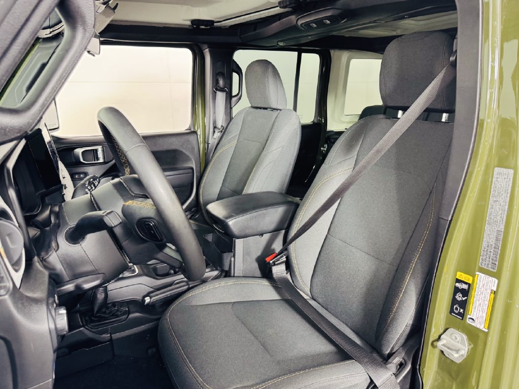 Used 2024 Jeep Wrangler Unlimited AWD/4WD image 7
