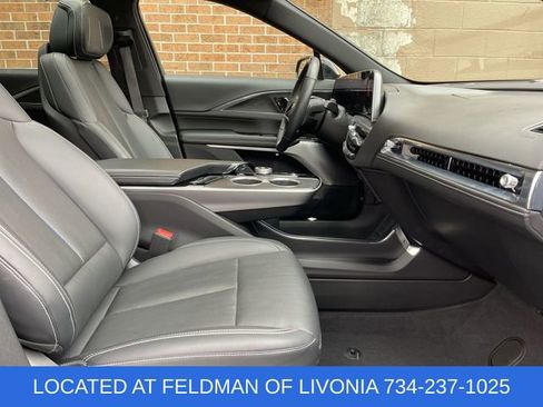 Used 2024 Cadillac Lyriq Sport image 28