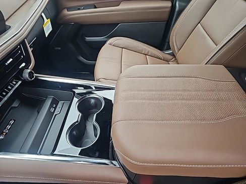 New 2026 Chevrolet Tahoe High Country image 16