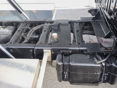 Used 2023 Ford F550 4x4 Regular Cab Super Duty image 10