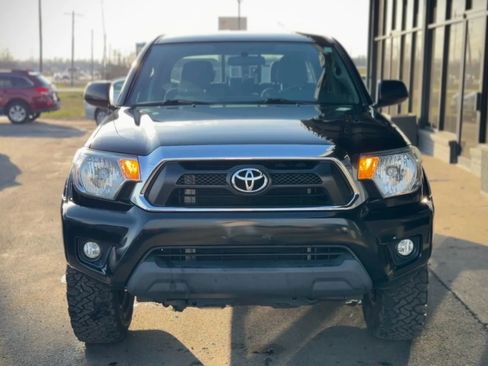 Used 2015 Toyota Tacoma TRD Pro w/ TRD Off-Road Package image 8