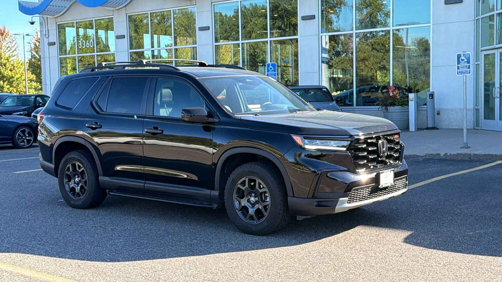 Certified 2025 Honda Pilot TrailSport image 1
