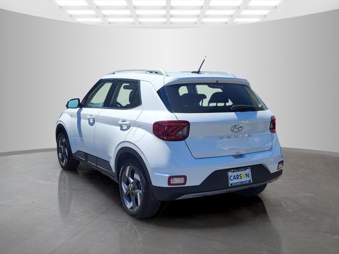 Certified 2026 Hyundai Venue SEL FWD image 5