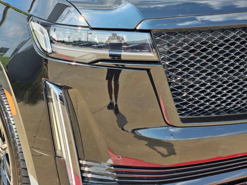Used 2024 Cadillac Escalade Sport w/ Touring Package AWD/4WD image 9