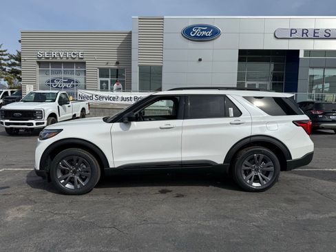 New 2026 Ford Explorer Active w/ Active Comfort Package image 3