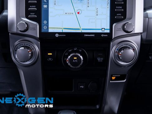 Used 2020 Toyota 4Runner SR5 AWD/4WD image 14