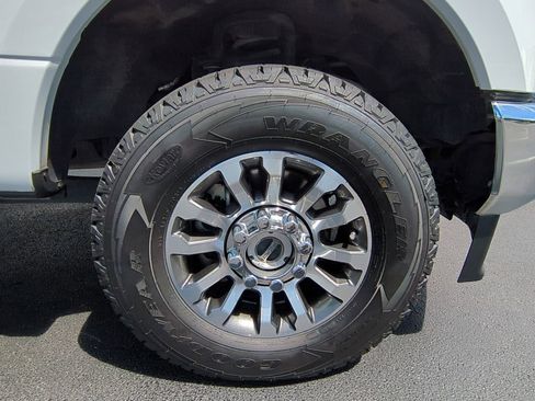 Used 2022 Ford F250 Lariat w/ Lariat Value Package image 11