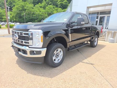 New 2026 Ford F350 XLT w/ FX4 Off-Road Package AWD/4WD image 3