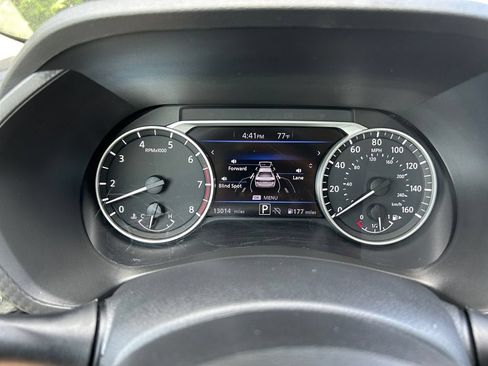 Used 2025 Nissan Sentra SR w/ SR Premium Package FWD image 14