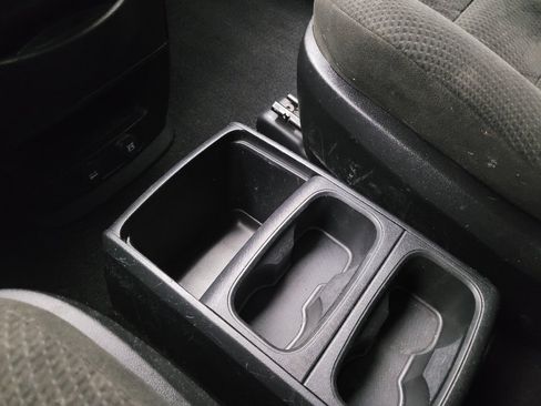 Used 2016 Dodge Grand Caravan SE FWD image 26