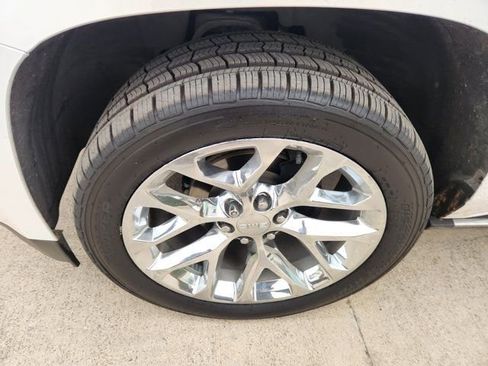 Used 2020 GMC Yukon XL Denali w/ Open Road Package image 8