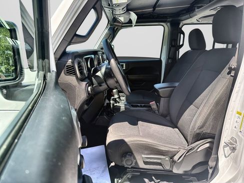 Used 2018 Jeep Wrangler Unlimited Sport AWD/4WD image 15