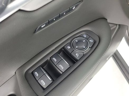 Certified 2023 Cadillac XT6 Premium Luxury FWD image 22
