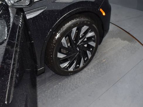 New 2026 Lincoln Nautilus Reserve image 19