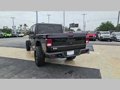 Used 2023 Jeep Gladiator Sport AWD/4WD image 32