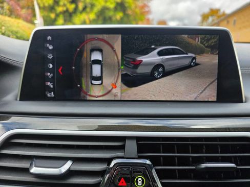 Used 2019 BMW 750i xDrive w/ Executive Package image 34