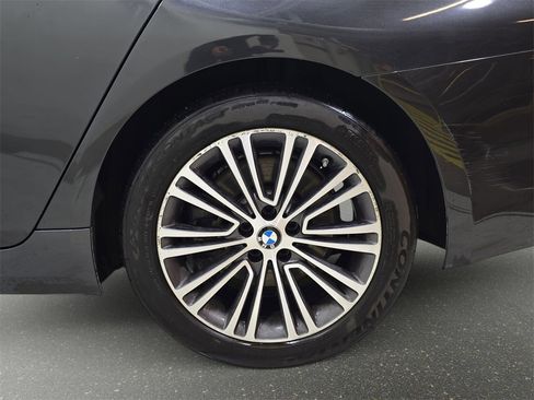 Used 2017 BMW 540i xDrive image 32