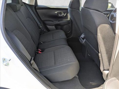 Used 2023 Honda HR-V LX image 17
