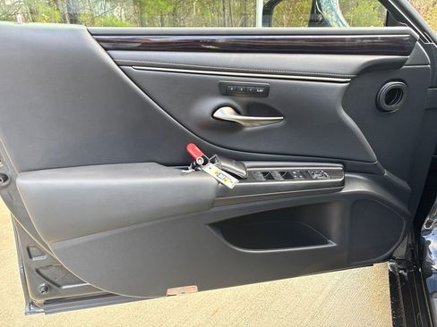 Used 2021 Lexus ES 350 w/ Premium Package image 11