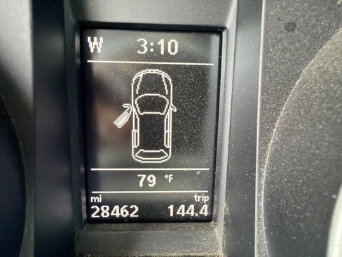 Used 2013 Volkswagen Golf 4-Door FWD image 12