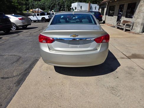Used 2014 Chevrolet Impala LT w/ Convenience Package FWD image 6