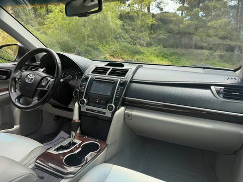 Used 2012 Toyota Camry XLE FWD image 21
