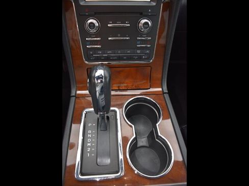 Used 2017 Lincoln Navigator Select image 12