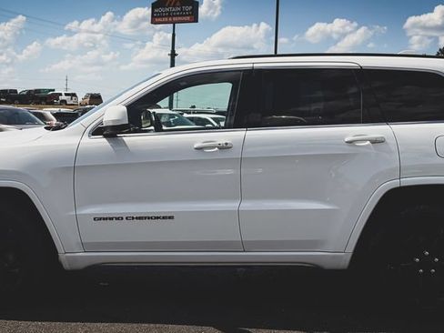 Used 2015 Jeep Grand Cherokee Altitude AWD/4WD image 18