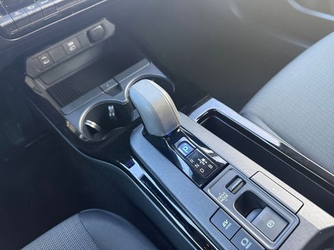 Used 2025 Toyota Prius LE image 41