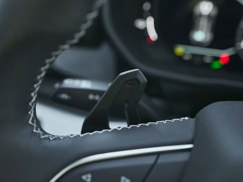 Used 2025 Lamborghini Urus SE image 55