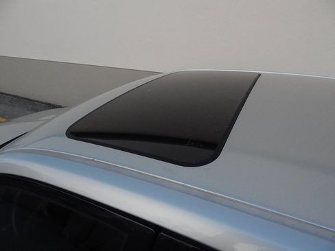 Used 2002 Lexus IS 300 image 11