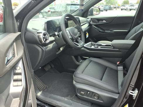 New 2027 Chevrolet Equinox LT w/ Convenience Package II FWD image 11