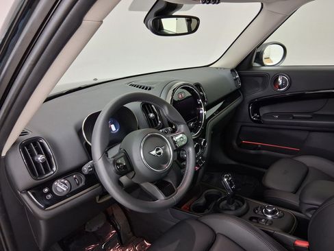 Used 2024 MINI Cooper Countryman S FWD image 2