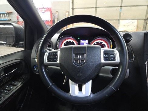 Used 2019 Dodge Grand Caravan GT image 49