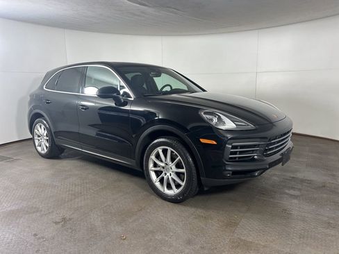 Certified 2022 Porsche Cayenne image 9