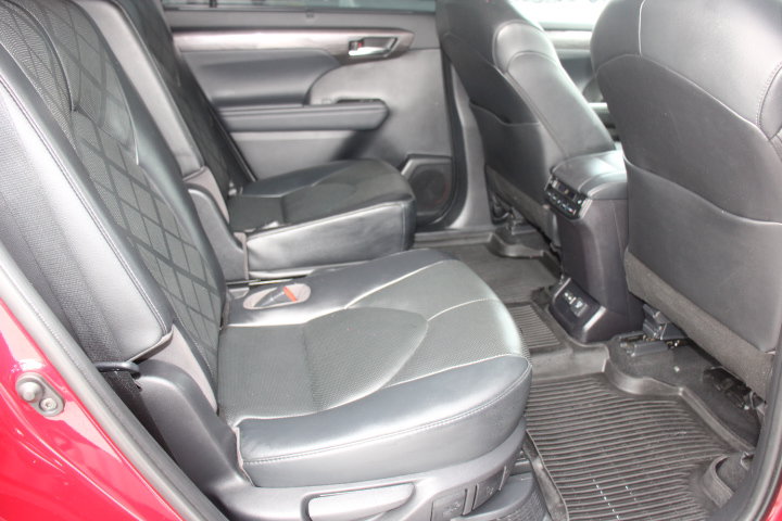 Used 2022 Toyota Highlander Platinum AWD/4WD image 19