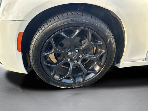 Used 2019 Chrysler 300 Touring w/ Sport Appearance Package image 25