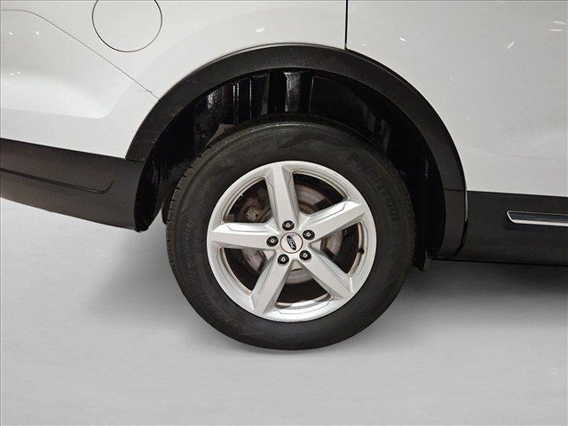 Used 2019 Ford Explorer XLT w/ Equipment Group 202A FWD image 18