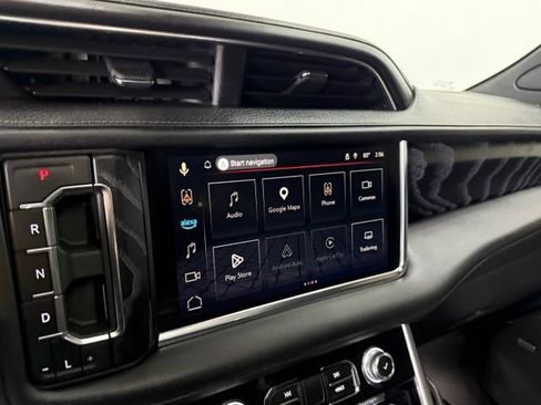 Used 2024 GMC Yukon Denali w/ Advanced Technology Package AWD/4WD image 30