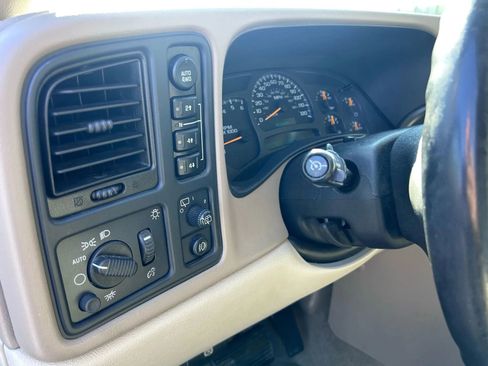 Used 2005 GMC Yukon SLT w/ SLT Preferred Equipment Group image 24