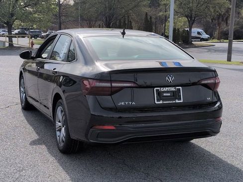 Used 2024 Volkswagen Jetta SE image 5