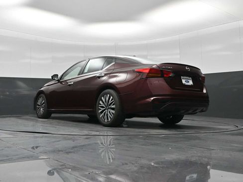 Used 2024 Nissan Altima 2.5 SV image 33