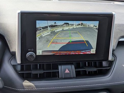 Used 2025 Toyota RAV4 XLE FWD image 22