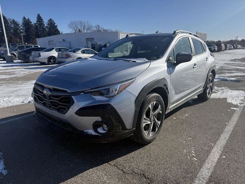 Used 2025 Subaru Crosstrek 2.0i Premium image 3